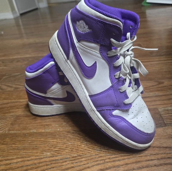 Air Jirdan Size 6 Youth - Picture 4 of 4